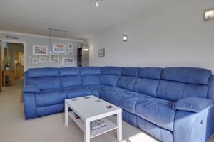 Lounge/Diner- click for photo gallery